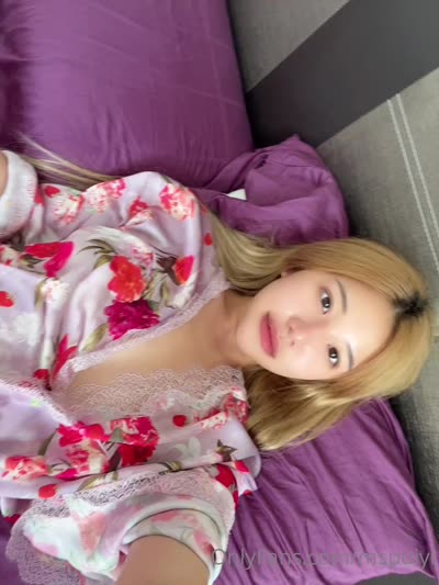 Ms Puiyi Plays With Her Pink Vibrator
