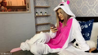 Eva Elfie’s Face Is Covered In Her Stepbro’s Hot Cum