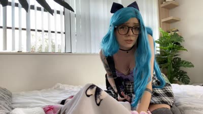 Nerdy Goth Girl BabyFooji Twerks On A Dildo