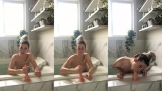 Roxy Stylez Plays With Dildo In The Tub