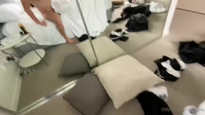 Stepbro Pounds Utahjaz on the Counter