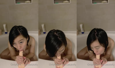 Uwutofu Practices Her Head In Bathtub Dildo Suck