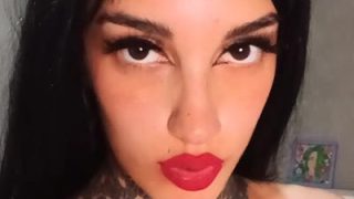 Sofia Moreti Seducing With Her Lips