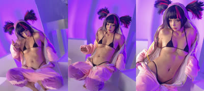 Otaku Umeko J Exhibiting Her Body