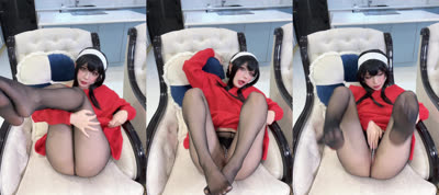Umeko J Spreads Her Legs And Shows Her Pussy