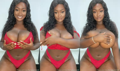 Isa Bombom Showing Her Black Tits