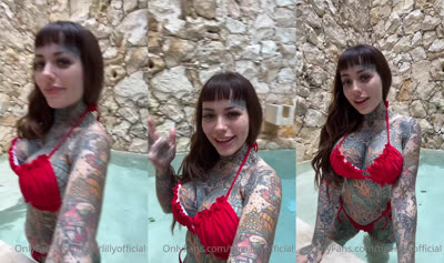 TigerLilly Masturbates In The Pool