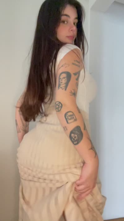 Jessica Beppler Shows Her Ass