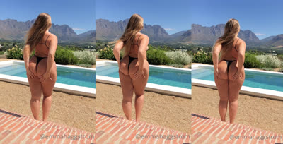 Emma Christina Shows Her Big Ass At The Pool