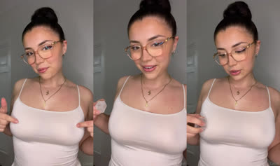 Lilith Cavaliere Spreads Oil On Her Tits