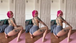 Babi Rhi Practices Yoga