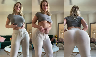 Kendra Karter Pulls Her Pants Down