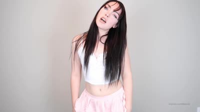 Millie Millz Gets Horny