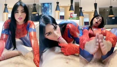 Spider Woman Bianca Alves Sucks And Gives Footjob