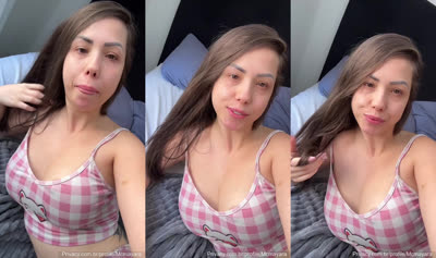 MC Mayara Is Recorded In The Bathroom