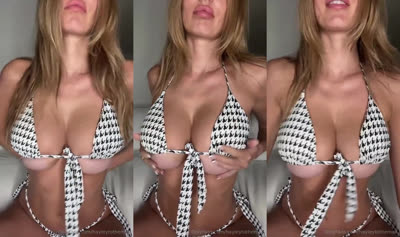 Hayley Maxfield Bare Pussy