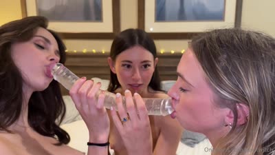 Elfgirl Talia, LilahLovesYou, Itsmecat Lesbian Threesome