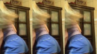 Evelyn Vieira Tapes Herself Taking A Bath