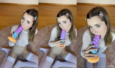 Baby Bunnnie Sucks A Dildo To Fuck It