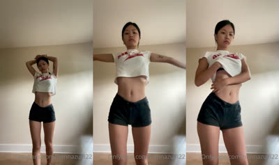 Hanna Zuki Takes Off Her Underwear