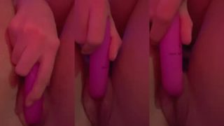 Yasmim Cat With A Dildo In Her Pussy