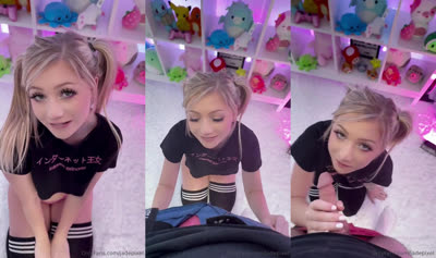 Babe Bella Lynn Has Sex With Her Friend On Her Gamer Chair POV