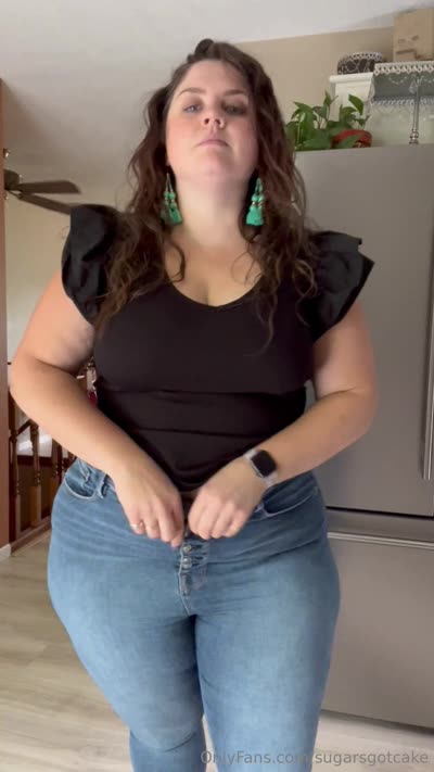 Sugarsgotcake Pulling Her Pants Down To Show Off Her Fat Ass