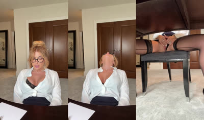 Secretary Bonnie Locket Masturbates On A Table