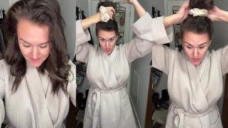Hotmomnexxxtdoor Shows Tits And Pussy While Applying Lotion