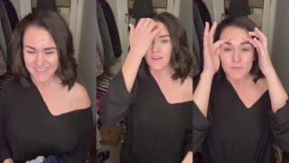 Hotmomnexxxtdoor Fondles Her Tits During Storytime