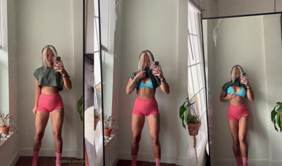 Lyla.Fit Teasing In Front Of Her Mirror In Tight Clothes