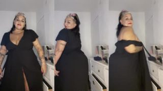 BBW Elizabethtouhy Undresses To Tease