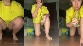 Pawgalert’s Ass Is Too Tight For Her Dildo