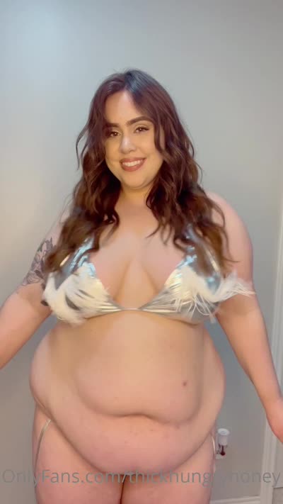 Thickhungryhoney Shakes Her Hot Curvy Body