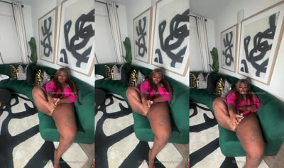 Therealfyebottom Plays Her Pussy Well
