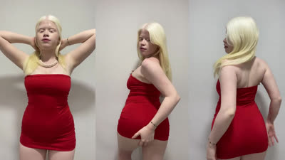 SnowWhiteBella Shows Off Her Great Tits