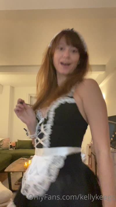 Naughty Kellykeegs Teases As A Slutty Maid