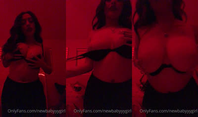 Og_Xolexa Shakes And Lets Titties Out