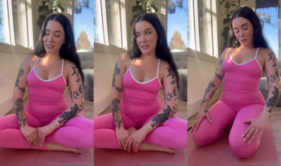 Horny Yoga Session With InternettHott