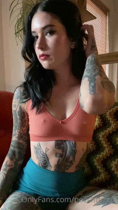 A Little Strip Tease By Peechfuzzzz