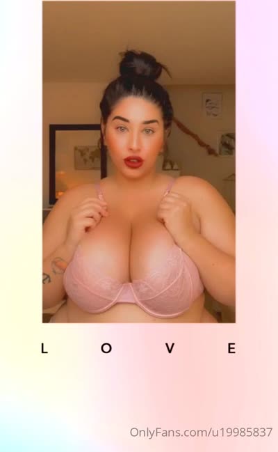Natalialozano Showing Off Her Big Jugs