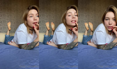 Aven Turinex Seduces With Her Feet
