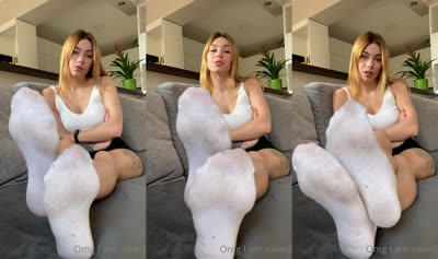 Aven Turinex Foot Tease Session