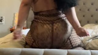 Breecandace Shaking Her Big Fat Ass On Bed