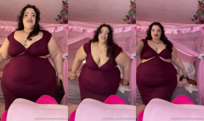 Thicladybug Looks Sexy In Her Red Tight Dress