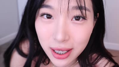 Elle Lee Squirt On The Floor