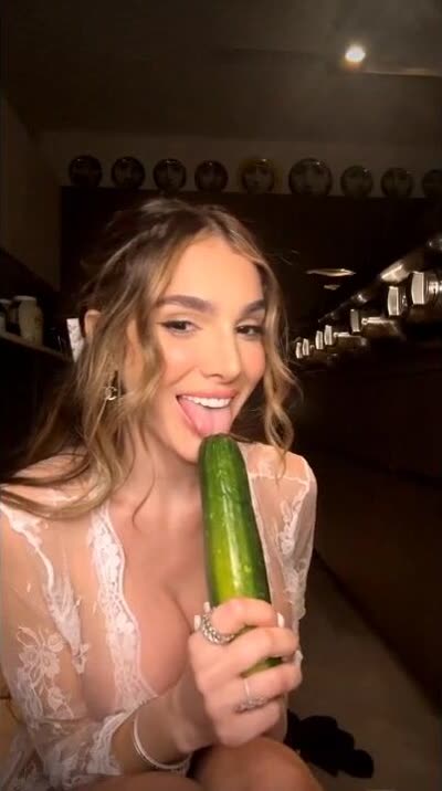 Lyna Perez Live Seduction With A Cucumber