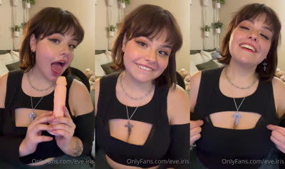 Eveirisowo Playing With Her Dildo