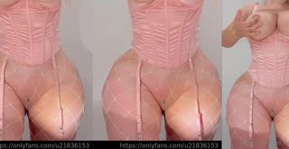 Anastasia Kvitko Shows Curves In Corset