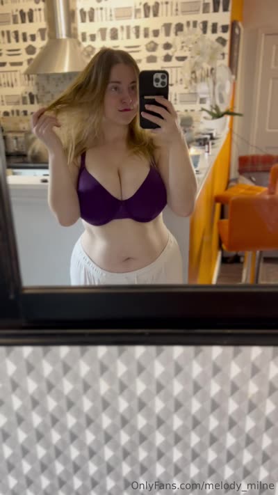Melody_Milne’s Lusty Mirror Dance
